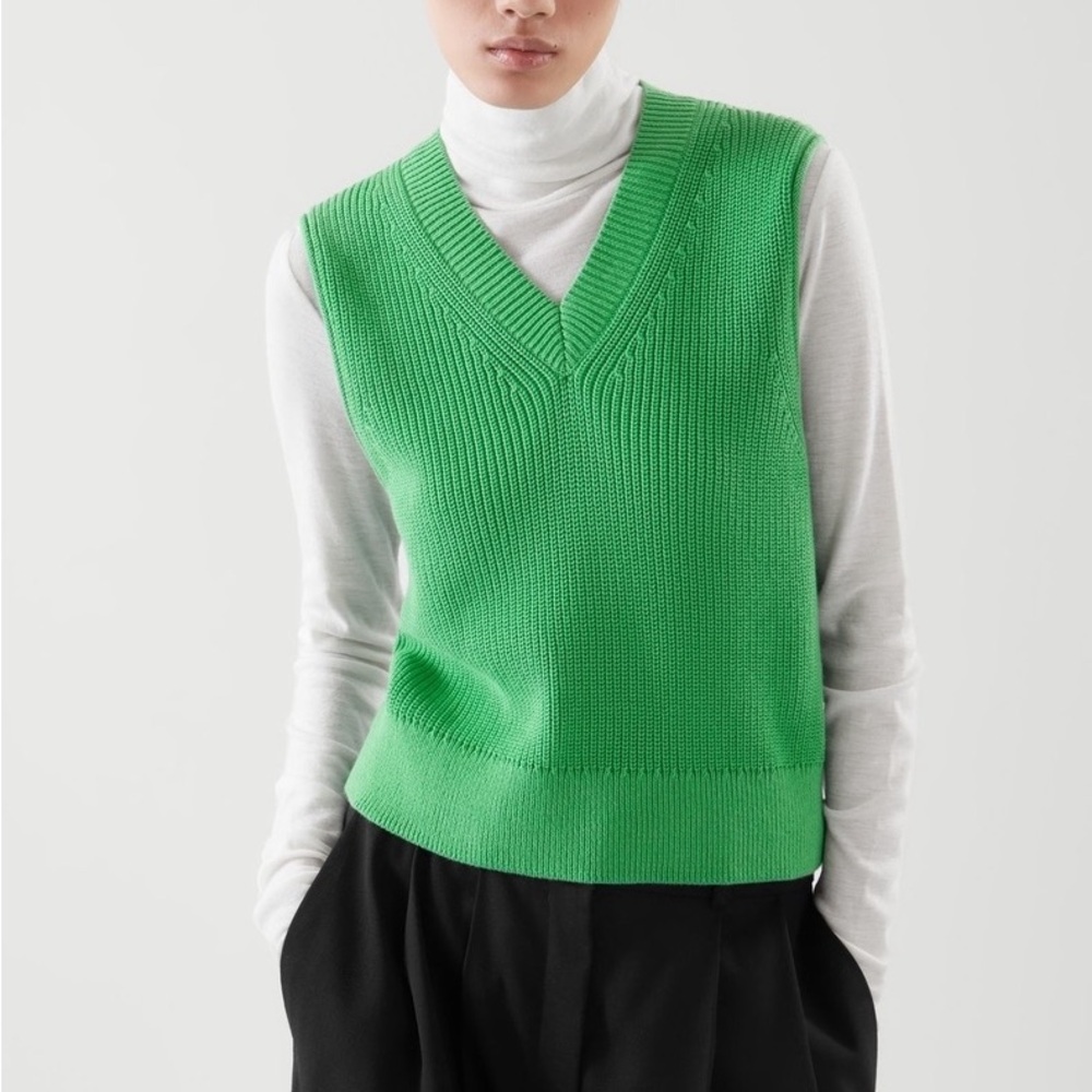 COS Chunky Knit Vest - Picture 5 of 12